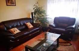 Apartament 3 camere, decomandat, etaj intermediar, zonă liniștită, Răcădău