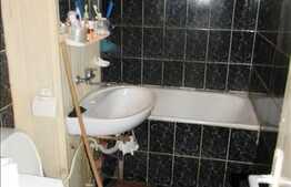 Vanzare 4 camere, decomandat, etaj intermediar, zona Nora. Boxa inclusa!