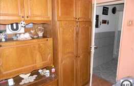 Vanzare 4 camere, decomandat, etaj intermediar, zona Nora. Boxa inclusa!