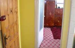 Apartament de vanzare, 2 camere decomandate, zona strazii Primaverii