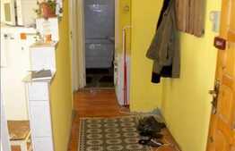 Apartament de vanzare, 2 camere decomandate, zona strazii Primaverii