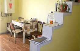 Apartament de vanzare, 2 camere decomandate, zona strazii Primaverii