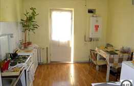 Apartament de vanzare, 2 camere decomandate, zona strazii Primaverii