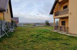 Casa cu teren de 800 mp, in apropiere de Dealul Lempes, Sanpetru