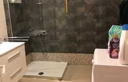 Apartament 2 camere, etaj intermediar,parcare,zona Florilor