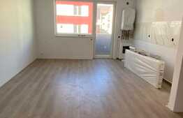 Apartament 2 camere, nemobilat, 43 mp, parcare, zona Eroilor
