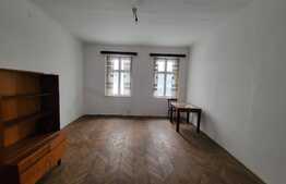 Apartament 3 camere , central, pretabil spatiu comercial, zona strazii Regele Ferdinant!