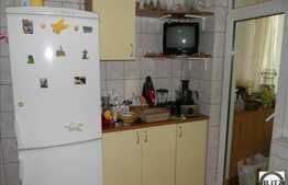 Apartament 3 camere decomandate, zona Coloane, 57 mp utili