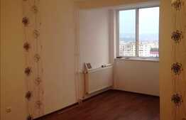 1 camera, 32 mp utili, zona strazii Parang