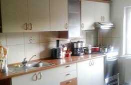 3 camere, mobilat modern, zona strazii Al. Vlahuta. Loc de parcare!