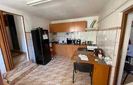 Casa zona centrala, aproape de magazine si bus, 90 mp, 350 mp teren!