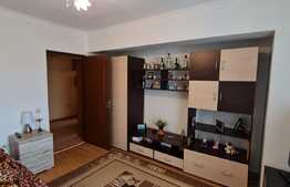 Apartament 4 camere, 2 balcoane, zona Florilor