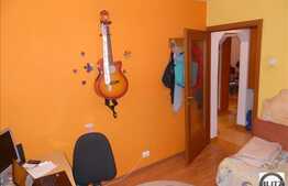 Vanzare apartament 4 camere, 80 mp utili, zona Kaufland, cu boxa si parcare