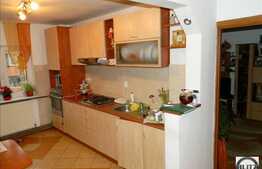 Vanzare apartament 4 camere, 80 mp utili, zona Kaufland, cu boxa si parcare