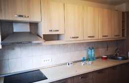 Apartament 4 camere, decomandat, zonă liniștită, aproape de Calea București