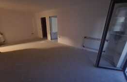 Apartament 2 camere, etaj intermediar, balcon 8 mp, parcare cu CF! Zona strazii Porii