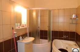 Vanzare 2 camere, 56 mp utili, TERASA de 13 mp, zona Porii! Parcare inclusa!