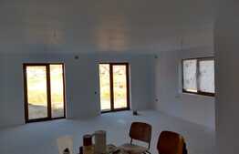 Casa spatioasa 200 mp, teren generos 1800 mp, in Chinteni!