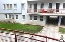 Vanzare apartament 3 camere, 83 mp utili, zona 21 Decembrie, cu garaj