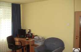 2 camere, 48 mp, partial mobilat, etaj intermediar, zona strazii Baisoara