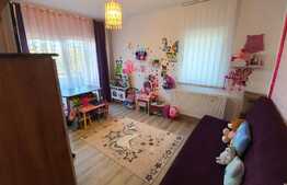 Apartamentul ideal, etaj intermediar, cu 3 camere, parcare, in Apahida zona centrala!