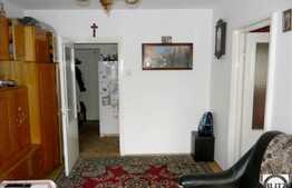 Apartament 3 camere de vanzare, 57 mp utili, zona Profi, cu boxa