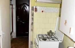 Apartament 3 camere de vanzare, 57 mp utili, zona Profi, cu boxa