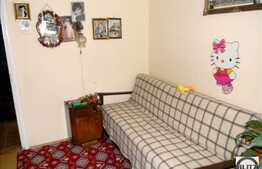 Apartament 3 camere de vanzare, 57 mp utili, zona Profi, cu boxa