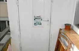 Apartament 3 camere de vanzare, 57 mp utili, zona Profi, cu boxa