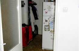 Apartament 3 camere de vanzare, 57 mp utili, zona Profi, cu boxa