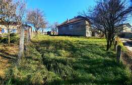 Teren intravilan 750mp,cu casa veche ,situat in Feleacu