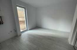 Apartament 3 camere, 49 mp, gradina de 50 mp, parcare, zona Vivo!