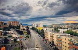 Spatiu comercial stradal, 73 mp, vitrina generoasa, Manastur