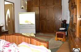 Vanzare apartament 3 camere, 75 mp utili, mobilat, plus loc de parcare