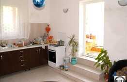 Vanzare apartament 3 camere, 75 mp utili, mobilat, plus loc de parcare