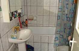 Apartament cu 3 camere, semidecomandat, 70 mp utili, boxa la subsol!