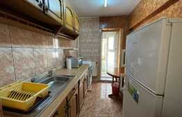 Apartament de 2 camere, 50 mp, balcon, zona Piata Hermes