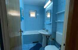 Apartament de 2 camere, 50 mp, balcon, zona Piata Hermes