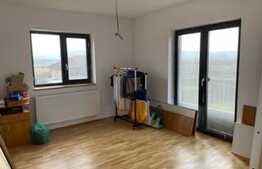 Casa individuala, partial finisata, pe 2 nivele, zona km17 Jucu