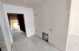 Apartament 2 camere semidecomandate! balcon, etaj intermediar, zona Sub Cetate