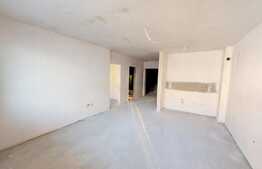 Apartament 2 camere semidecomandate! balcon, etaj intermediar, zona Sub Cetate