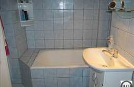 Vanzare apartament 4 camere decomandate, 81 mp utili, balcon, zona Billa!