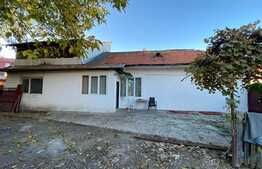 Ocazie! Casa pentru investitie, la 5 minute de Stadion si Parcul Central 