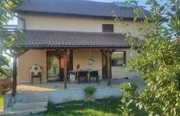 De vanzare casa individuala, 200 mp utili, 460 mp teren, zona linistita, panorama deosebita