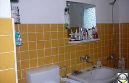 2 camere de vanzare, 52 mp utili, zona Oltului, cu boxa si parcare, etaj 1