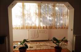 Apartament de 2 camere, decomandat, etaj intermediar, zona Noua