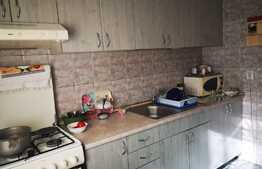 Apartament de 2 camere, decomandat, etaj intermediar, zona Noua