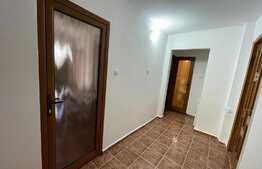Apartament de 2 camere, decomandat, 55mp, zona UMF