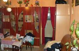 Apartament 3 camere de vanzare, 55 mp utili, zona Clabucet