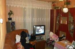 Apartament 3 camere de vanzare, 55 mp utili, zona Clabucet